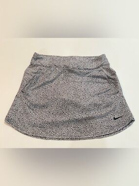Nike Black and White Printed Golf/Tennis Skort | Size Small